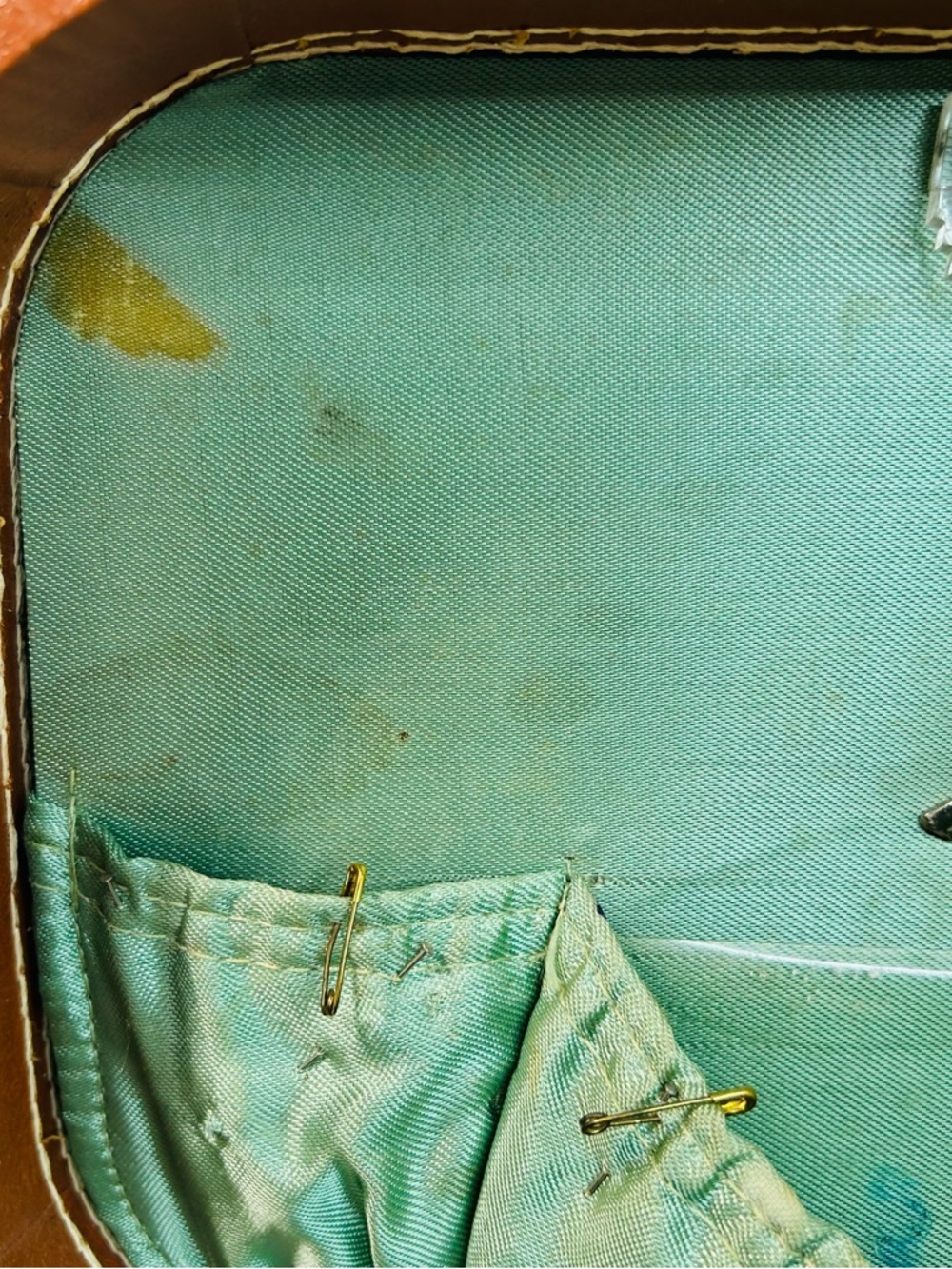 Vintage Air Pak Train Case, Hardshell Vinyl Toiletry Travel Case, Petersburg VA - Picture 13 of 15
